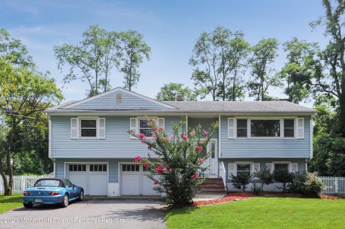 3 Cutter Dr, Tinton Falls, NJ 07712-3225