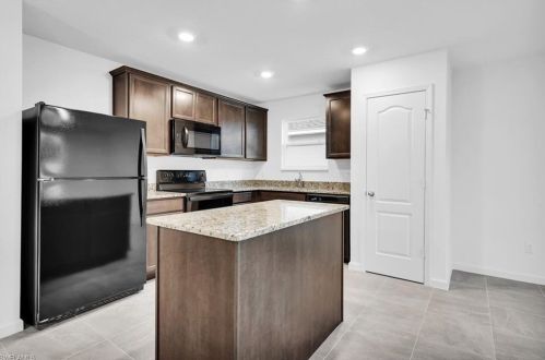 2012 7th Ave, Cape Coral, FL 33909-4306