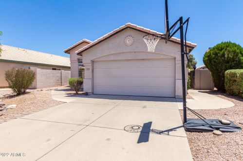 2533 Camino St, Mesa, AZ 85213-7726