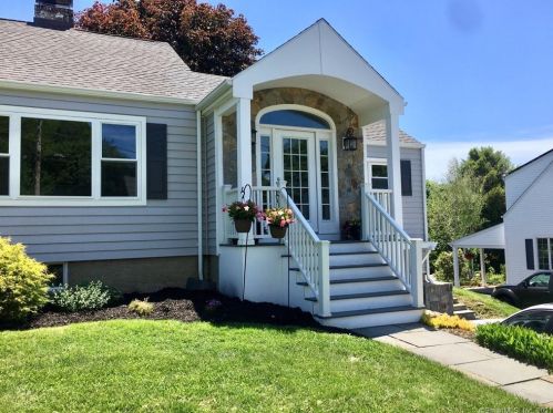 127 Killian Ave, Bridgeport, CT 06611-4119