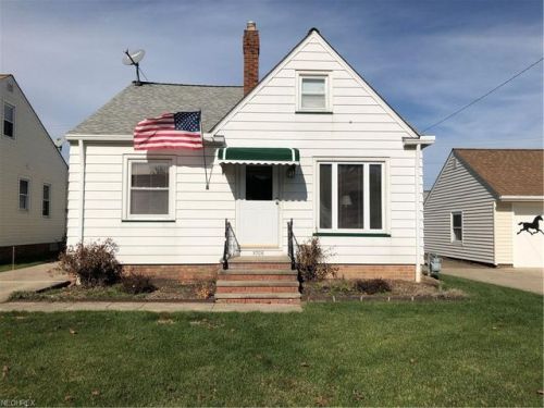 5706 Frst Ave, Cleveland OH  44104-4824 exterior