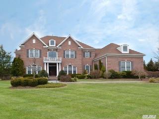 31 Legends Cir, Huntington Station, NY 11747-5301