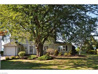4541 Overlook Dr, Ashtabula, OH 44004-2040