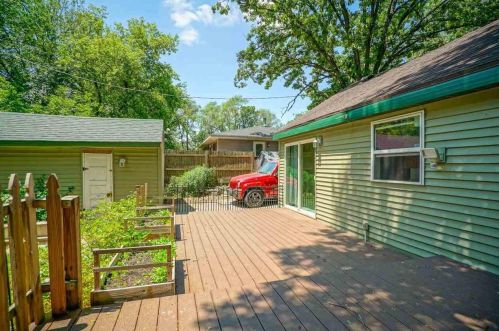 129 Hickory Nut Ln, Edgerton, WI 53534-9318