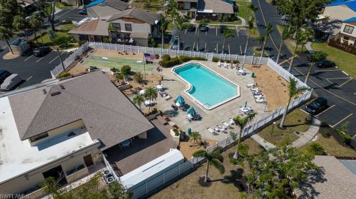 702 12th Ct, Cape Coral, FL 33909-0031