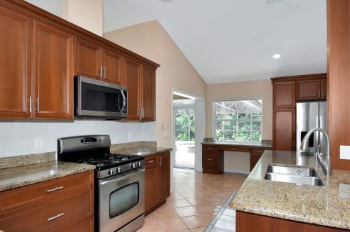 518 Bayside Way, Nokomis FL  34275-3439 exterior