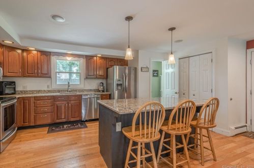 14 Jennifer Rd, Bristol, CT 06010-4485