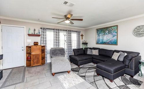 120 Vidor Dr, Lakeview, TX 77662