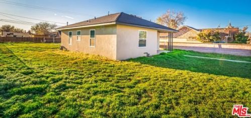 44643 Date Ave, Lancaster CA 93534-3101 exterior