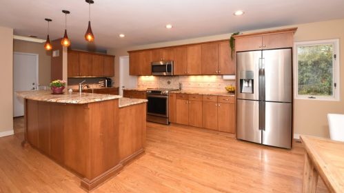 8801 Hart Dr, Waterford WI  53185-1364 exterior