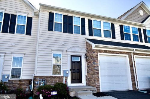222 Tulip Ln, Gilbertsville, PA 19525-8100