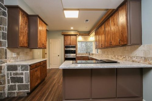 23015 Holly Holw, Tomball TX 77377-3681 exterior