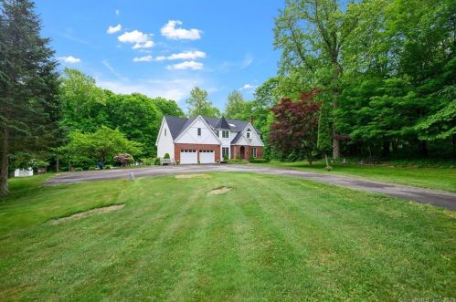 107 Roast Meat Hill Rd, Deep River CT  06419-1424 exterior