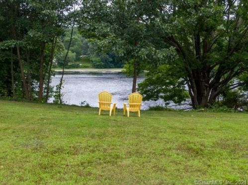 43 Blissville Rd, Norwich, CT 06351-3103