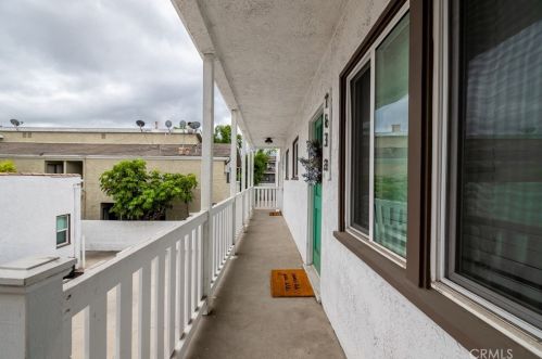 757 Redondo Ave, Long Beach CA  90804-5140 exterior