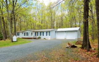1053 Lakeside Dr, Effort PA  18330-8054 exterior