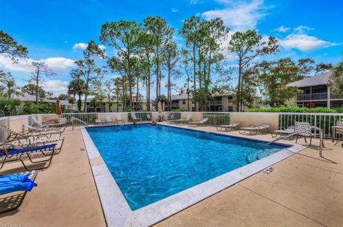 716 Landover Cir, Naples, FL 34104-7803