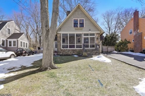 144 Center Ave, Chatham Township, NJ 07928-2639