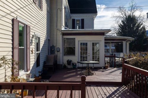 102 High St, Edinburg VA  22824-3084 exterior