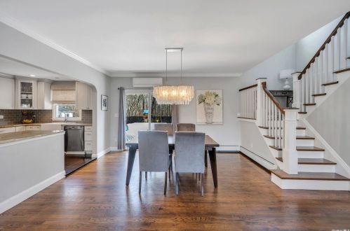 142 Reynolds Rd, West Islip NY  11795-2917 exterior