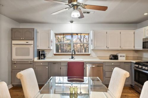 4951 Joe Wilson Rd, Midlothian TX  76065-4518 exterior