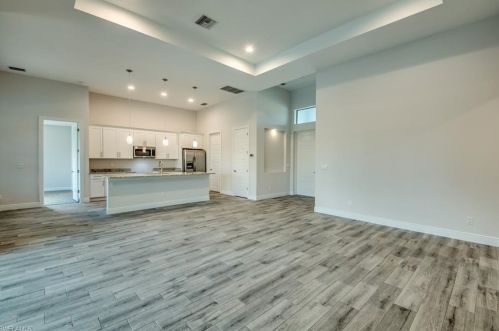 3527 4th Ln, Cape Coral FL  33991-5604 exterior