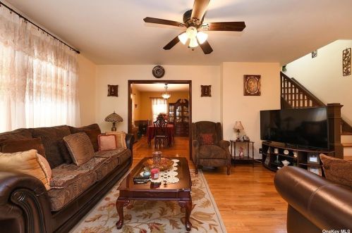 88-30 Lyman St, Jamaica, NY 11426-2714