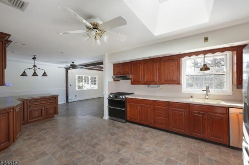 1 Prince Rd, Parsippany NJ  07054-4822 exterior