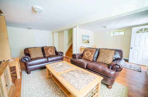 46 King Philip Rd, South Kingstown RI  02882-1102 exterior