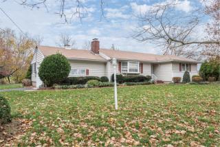 1075 Blossom Bnd, Mattituck, NY 11952-1949