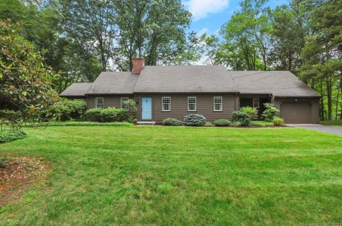 50 Pond Rd, Bridgeport, CT 06612-2222