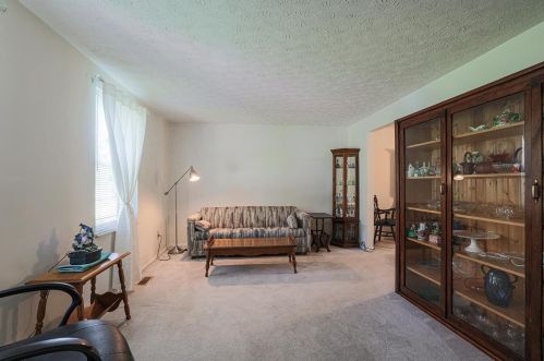 1295 White Oak Rd, Amelia OH  45102-2520 exterior