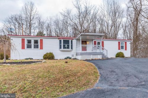 245 Okefenoke Rd, Paradise Park, PA 17068-9009