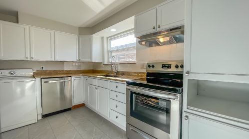 137 Roger Ln, Florence KY  41042-2336 exterior
