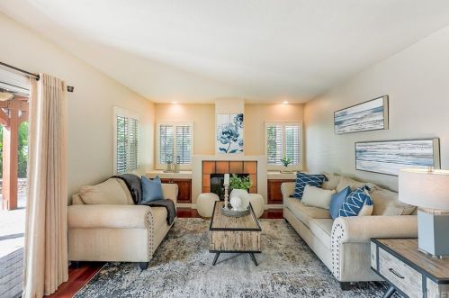 25904 Coleridge Pl, Santa Clarita, CA 91381-1547