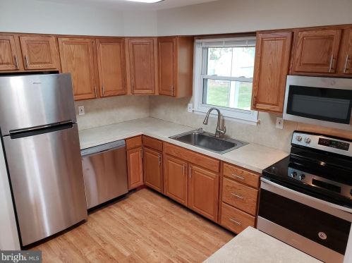 305 Blackfoot Trl, Browns Mills NJ  08015-6213 exterior