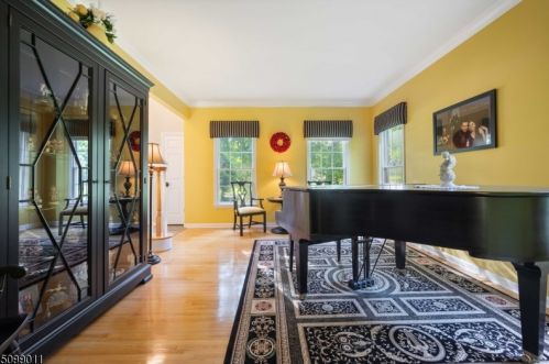 12 Stacey Ct, Sparta NJ  07871-1000 exterior