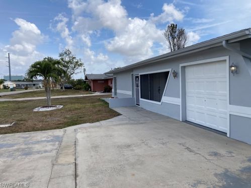 2703 16th Pl, Cape Coral, FL 33904-3294