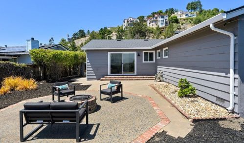 569 Crestmont Dr, Oakland CA 94619-2300 exterior