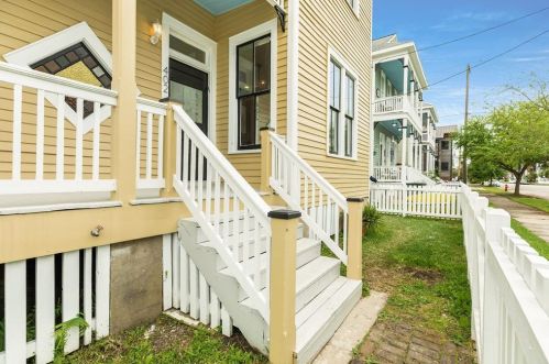 402 17th St, Galveston TX  77550-2504 exterior