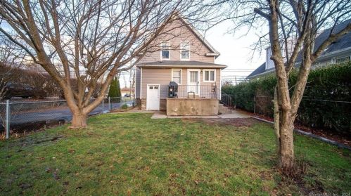 1219 Huntington Rd, Stratford, CT 06614-2743