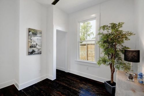 4703 Delores Ave, Austin TX 78721-2001 exterior