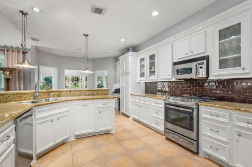 31030 Edgewater Dr, Magnolia, TX 77354-3302