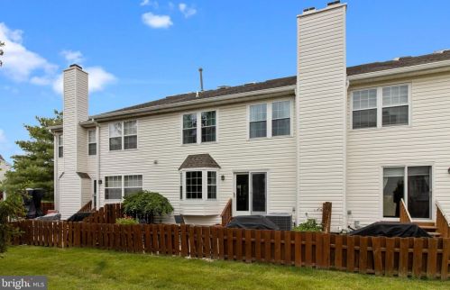 524 Aspen Woods Dr, Yardley PA  19067-6317 exterior