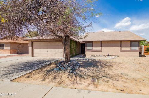 6008 Evans Dr, Glendale, AZ 85306-4126