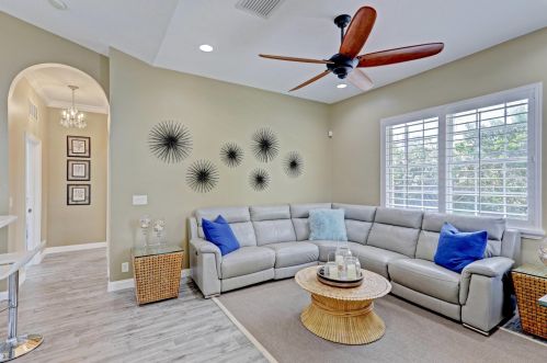 1241 Bimini Ln, West Palm Beach FL  33404-2770 exterior