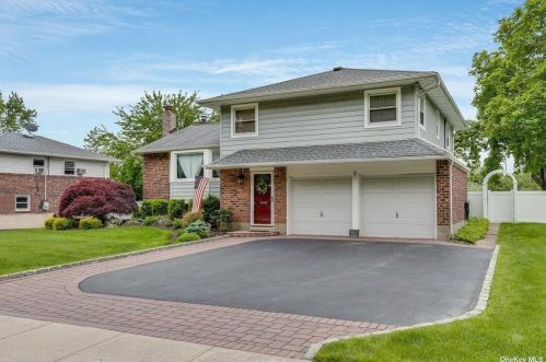 7 Plainview Rd, Bethpage, NY 11714-3205