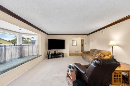 2717 Palmyra Ave, Orange CA 92869-4762 exterior