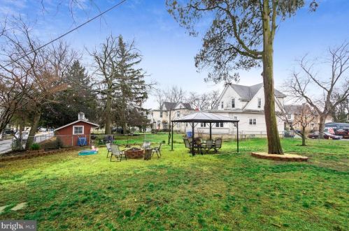 123 Maple Ave, West Deptford NJ  08093-1136 exterior