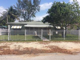 1529 118th Ter, Miami, FL 33161-6921
